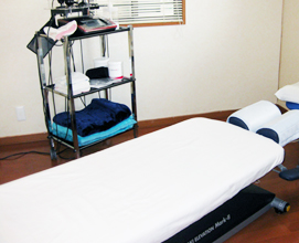 カイロプラクティック福住　ベッド